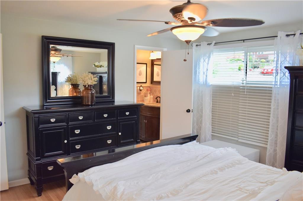 4820 Girard Road Pittsburgh, PA 15227 - Photo 18 of 25 Gallery Image 18