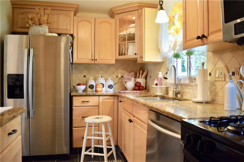 4820 Girard Road Pittsburgh, PA 15227 - Photo 10 of 25 Gallery Image 10