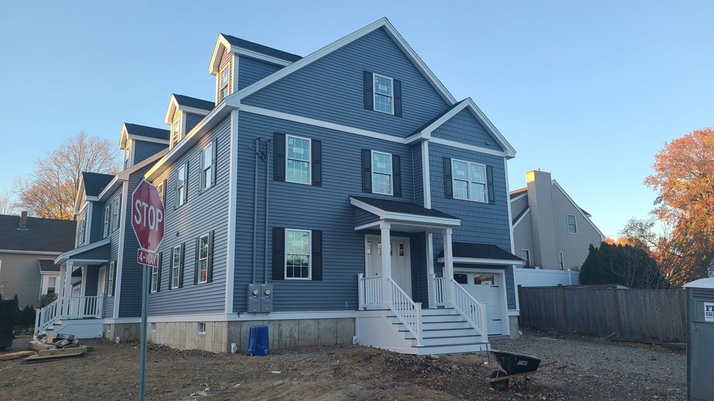 136 Green Street, Unit 2 Reading, MA 01867 - Photo 1 of 10 Gallery Image 1