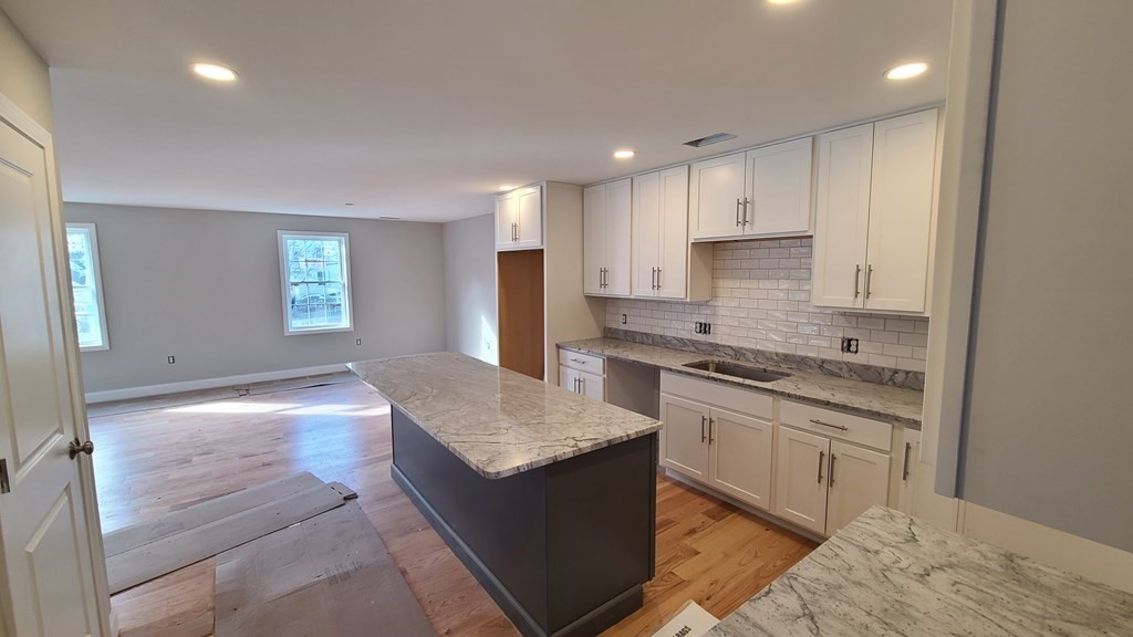 136 Green Street, Unit 2 Reading, MA 01867 - Photo 5 of 10 Gallery Image 5