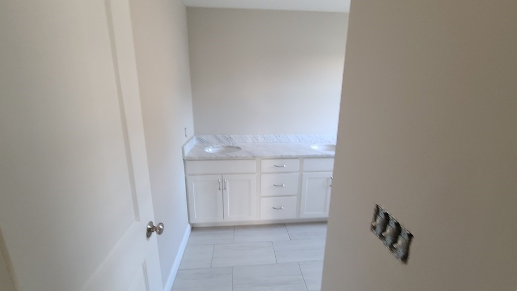 136 Green Street, Unit 2 Reading, MA 01867 - Photo 8 of 10 Gallery Image 8