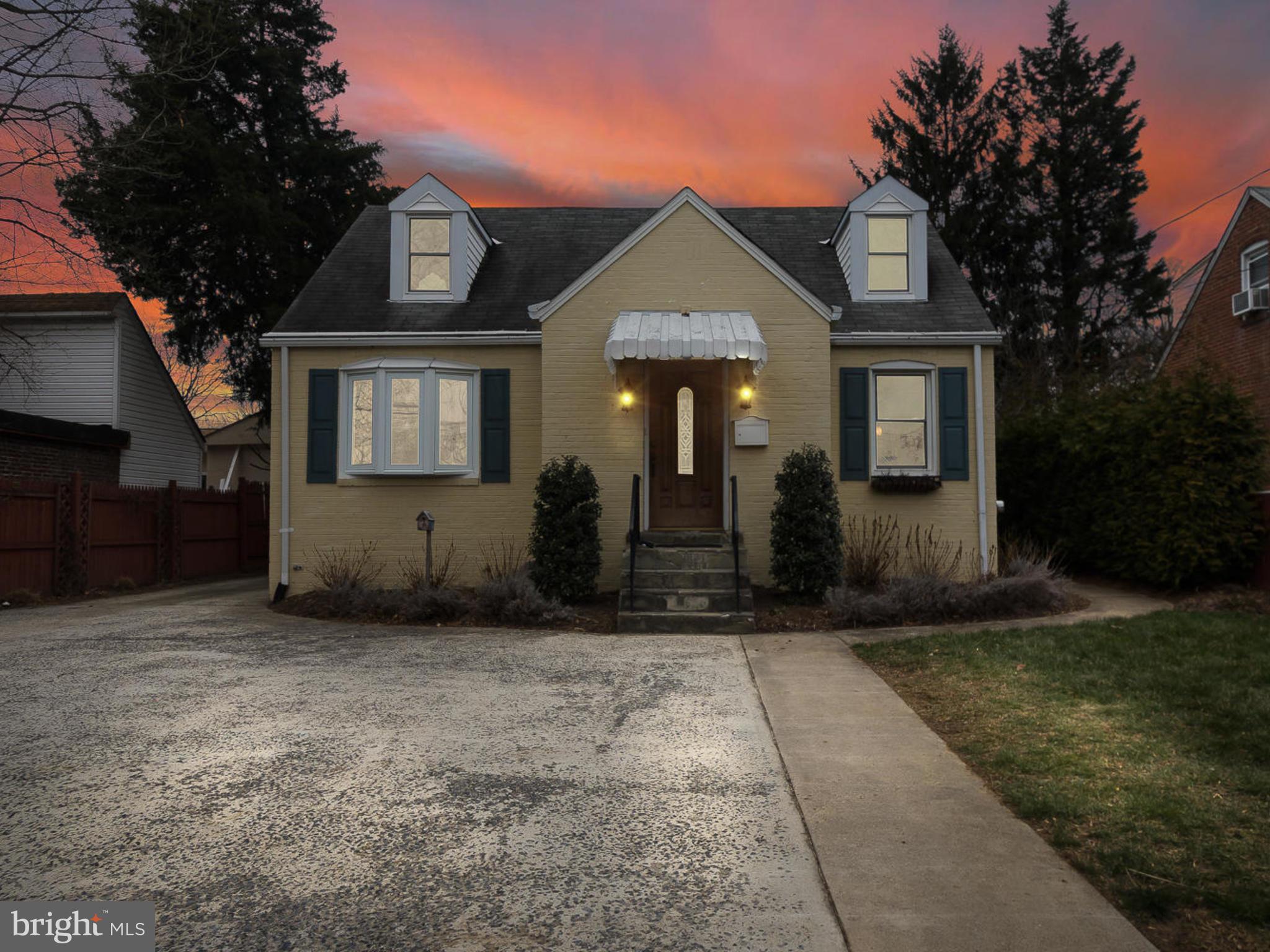 10202 Colesville Road Silver Spring, MD 20901 - Photo 2 of 30 Picture perfect Cape!
