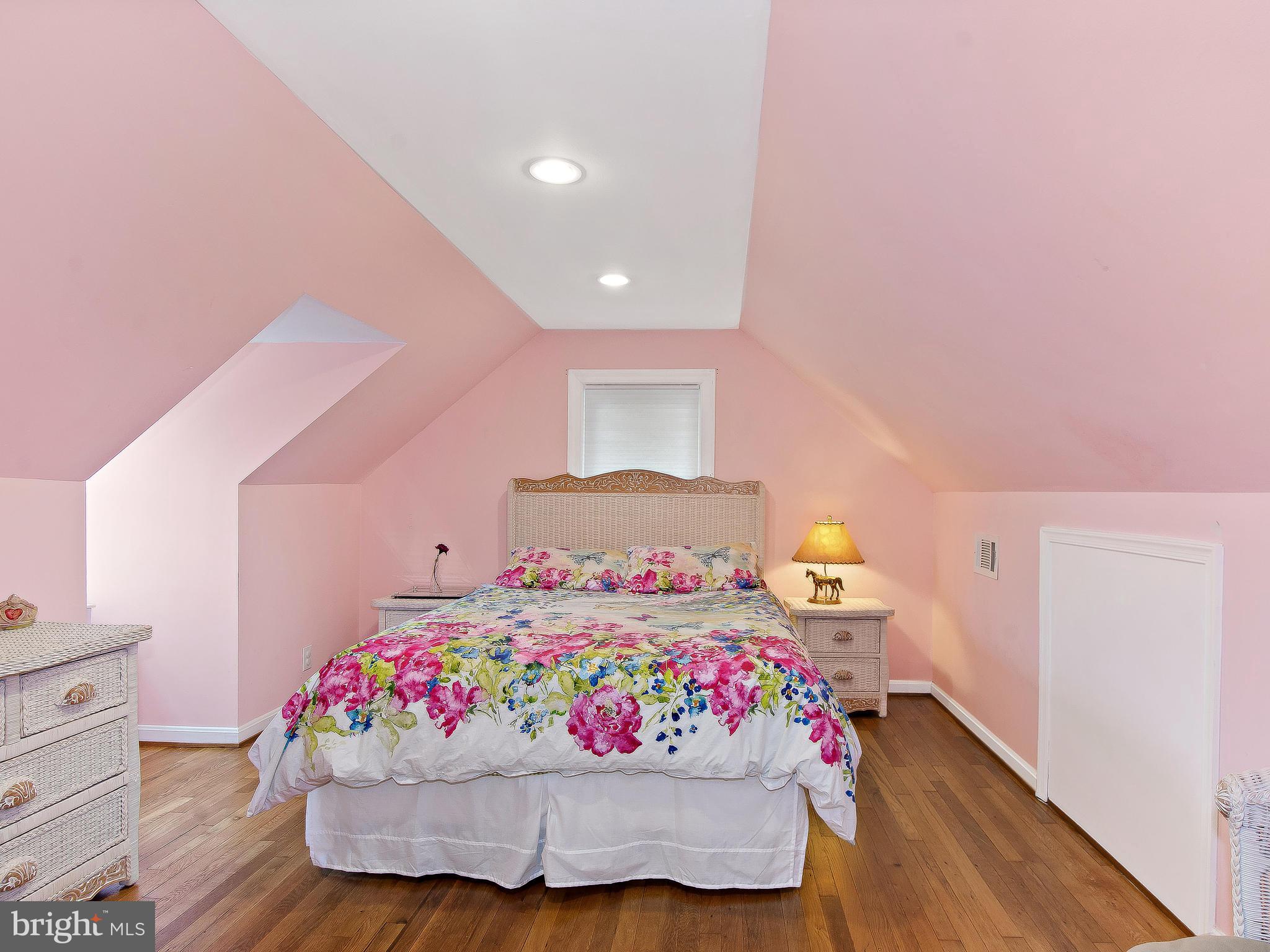 10202 Colesville Road Silver Spring, MD 20901 - Photo 20 of 30 Lovely upstair bedroom with hardwoods.