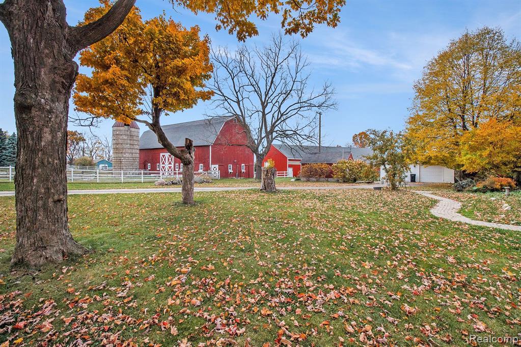 4395 Curdy Road Howell, MI 48855 - Photo 29 of 45