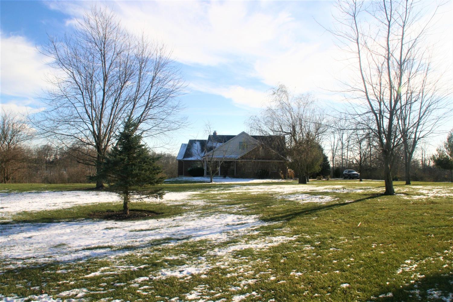 View of the front of the home