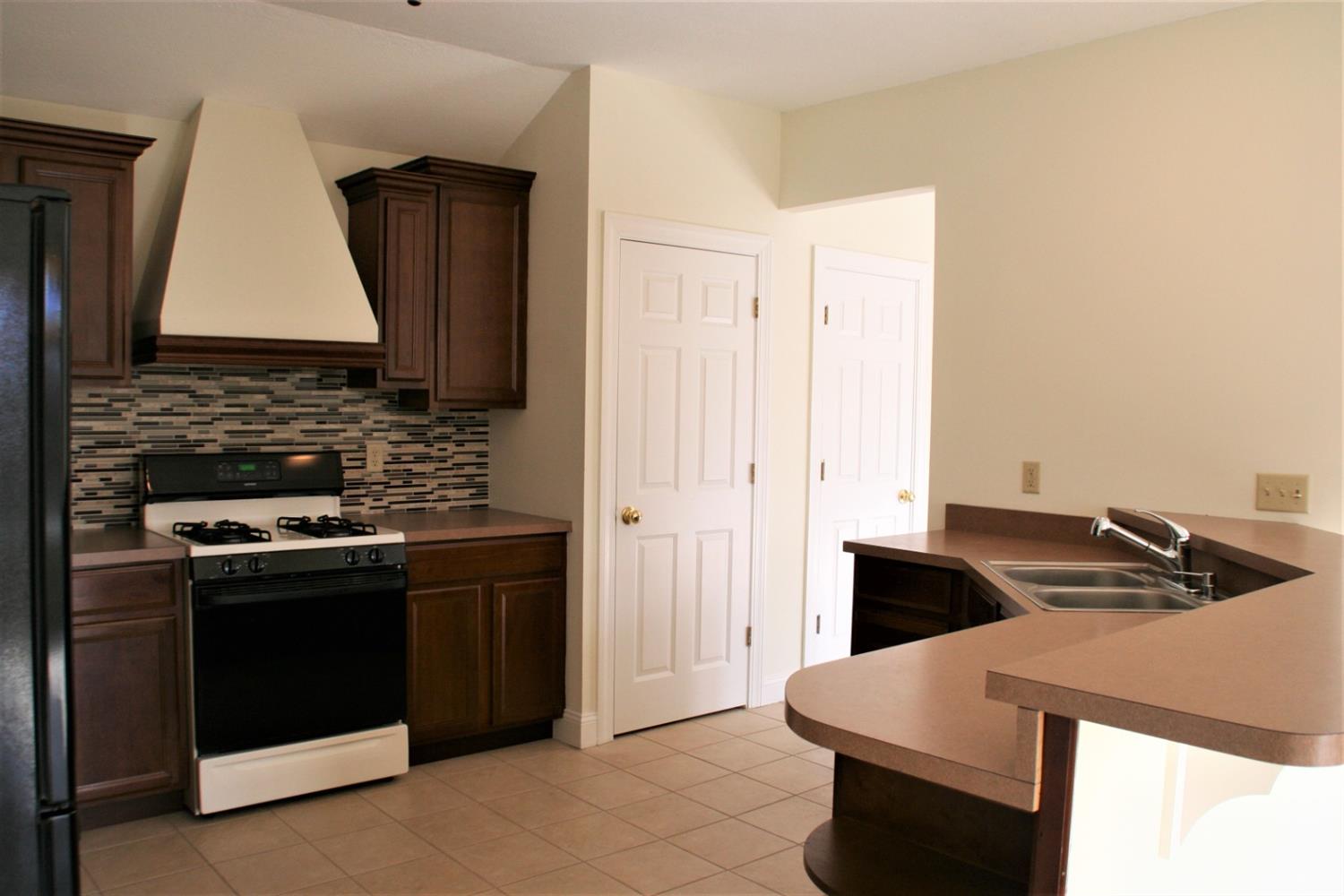 5194 Derenski Road Cedar Grove, IN 47016 - Photo 9 of 44 Breakfast bar on peninsula