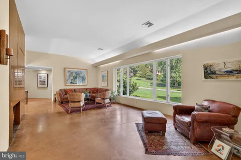 $2,000,000 | 3439 Malbrook Drive, Falls Church, VA 22044