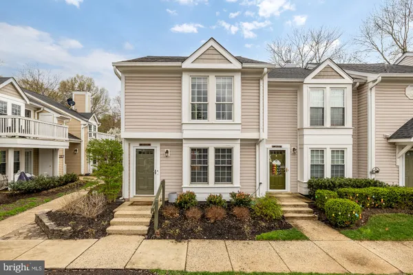 $585,000 | 2433 South Walter Reed Drive, Unit 181, Arlington, VA 22206