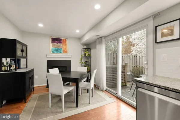 $585,000 | 2433 South Walter Reed Drive, Unit 181, Arlington, VA 22206