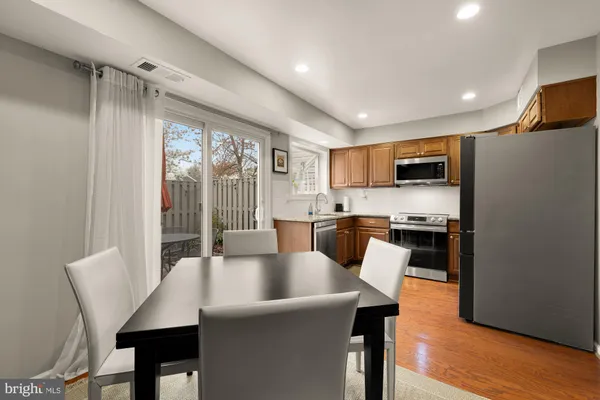 $585,000 | 2433 South Walter Reed Drive, Unit 181, Arlington, VA 22206