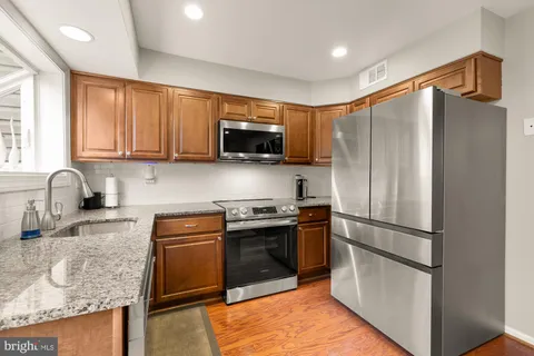 $585,000 | 2433 South Walter Reed Drive, Unit 181, Arlington, VA 22206