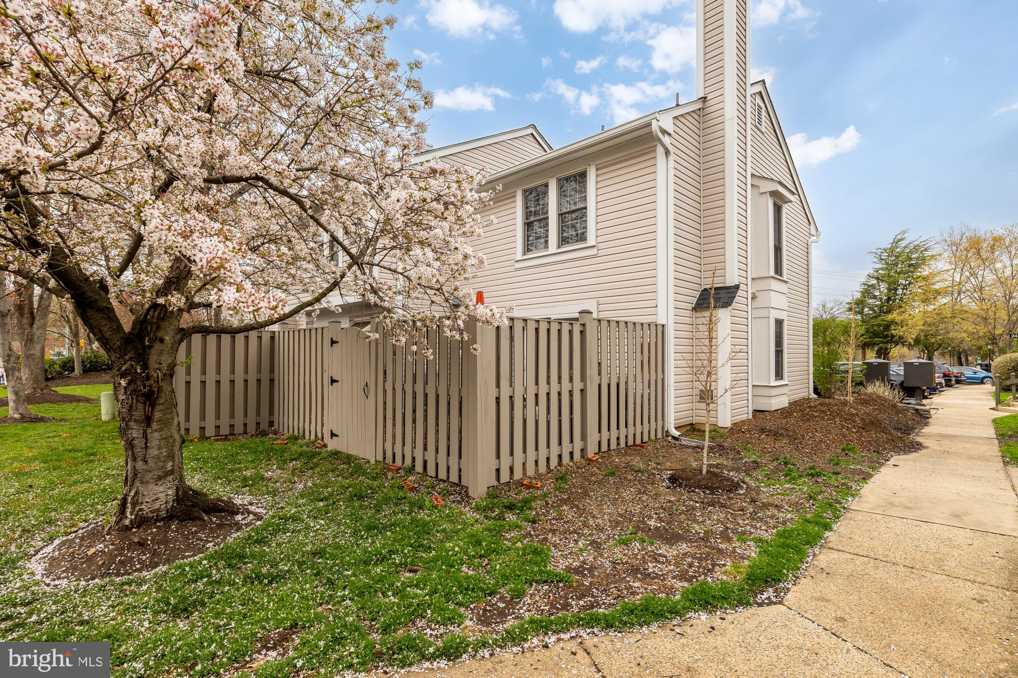 2433 South Walter Reed Drive, Unit 181 Arlington, VA 22206 - Photo 19 of 29