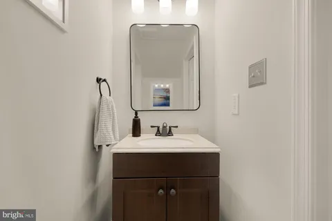 $585,000 | 2433 South Walter Reed Drive, Unit 181, Arlington, VA 22206