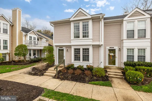 $585,000 | 2433 South Walter Reed Drive, Unit 181, Arlington, VA 22206