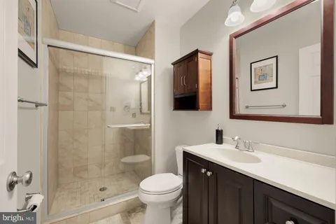 $585,000 | 2433 South Walter Reed Drive, Unit 181, Arlington, VA 22206