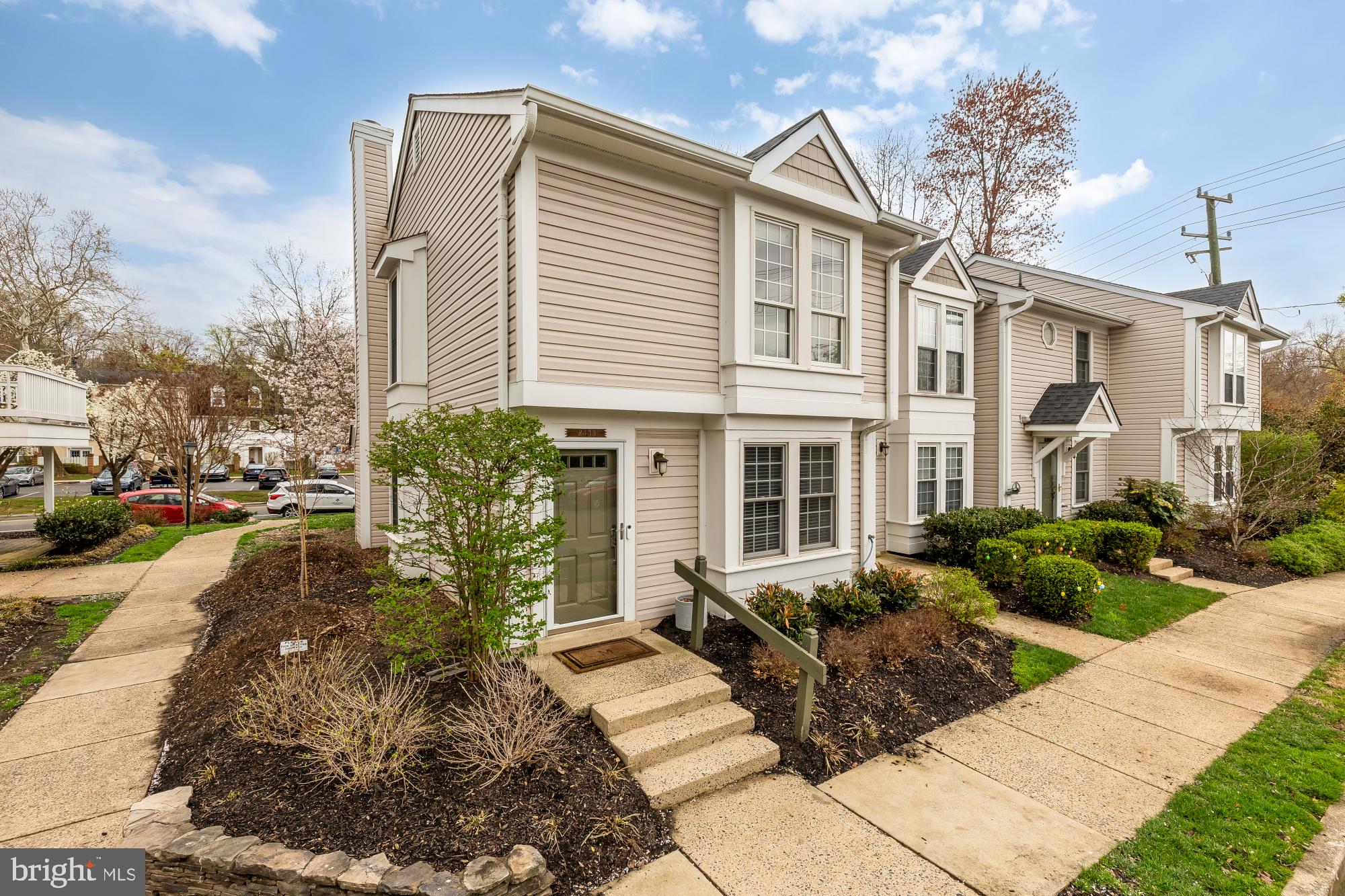 2433 South Walter Reed Drive, Unit 181 Arlington, VA 22206 - Photo 3 of 29