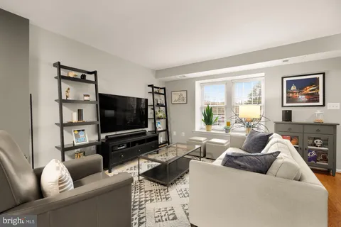 $585,000 | 2433 South Walter Reed Drive, Unit 181, Arlington, VA 22206