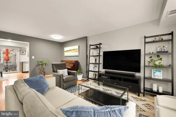 $585,000 | 2433 South Walter Reed Drive, Unit 181, Arlington, VA 22206