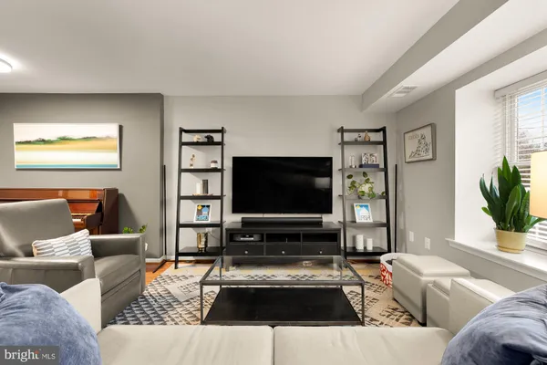 $585,000 | 2433 South Walter Reed Drive, Unit 181, Arlington, VA 22206