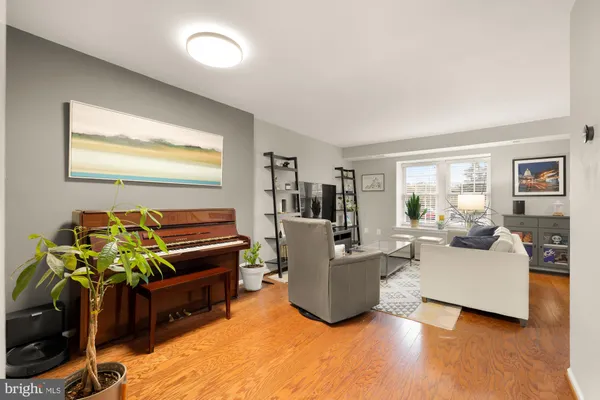 $585,000 | 2433 South Walter Reed Drive, Unit 181, Arlington, VA 22206