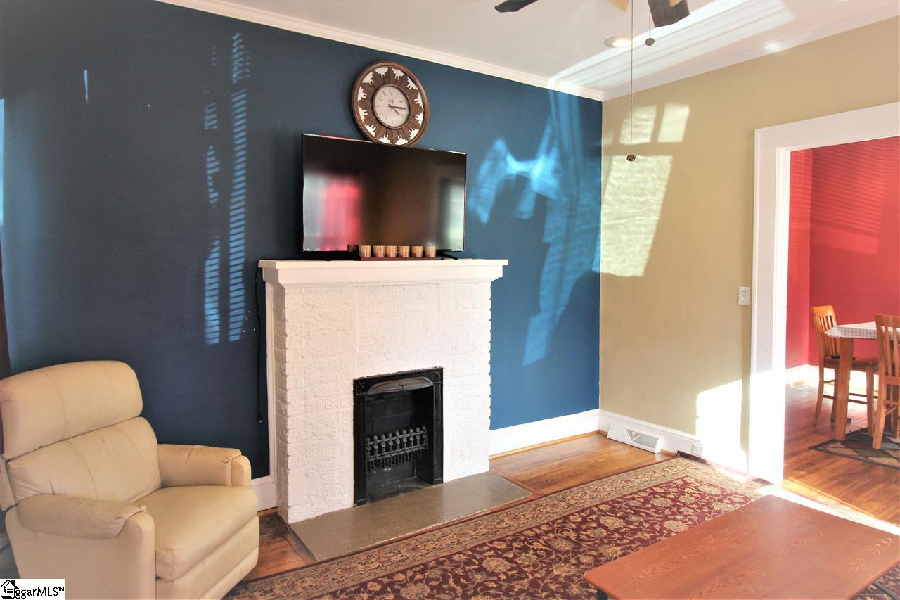 410 Perry Road Greenville, SC 29609 - Photo 3 of 26 Gallery Image 3