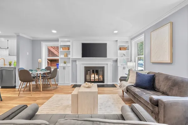 $840,000 | 17 Henley Street, Unit B, Boston, MA 02129