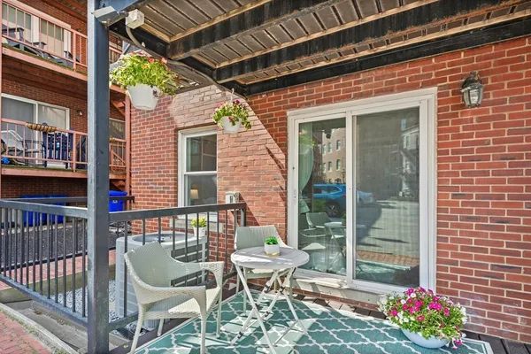 $840,000 | 17 Henley Street, Unit B, Boston, MA 02129