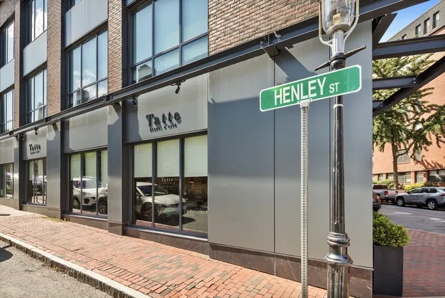 $840,000 | 17 Henley Street, Unit B, Boston, MA 02129