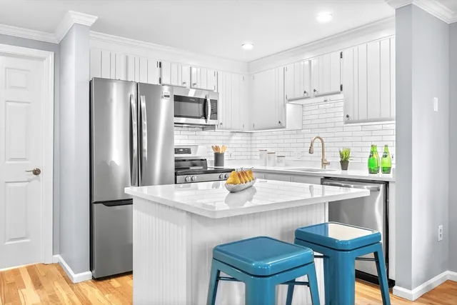 $840,000 | 17 Henley Street, Unit B, Boston, MA 02129