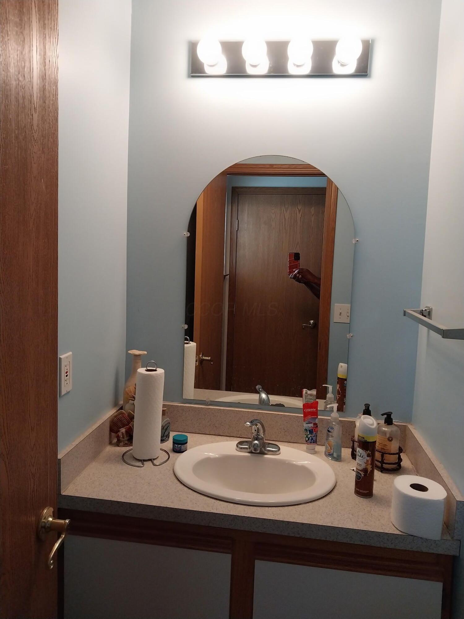 10 Delta Street Delaware, OH 43015 - Photo 9 of 12 half bath1