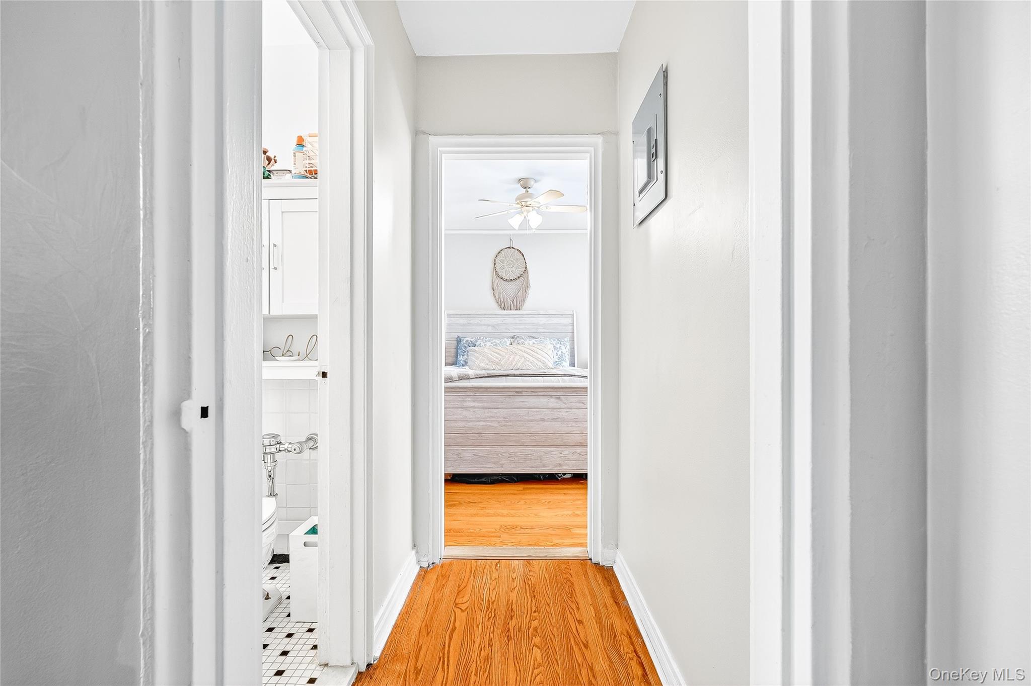 821 Bronx River Road, Unit 5J Bronxville, NY 10708 - Photo 19 of 30 a bathroom with a tub and a shower
