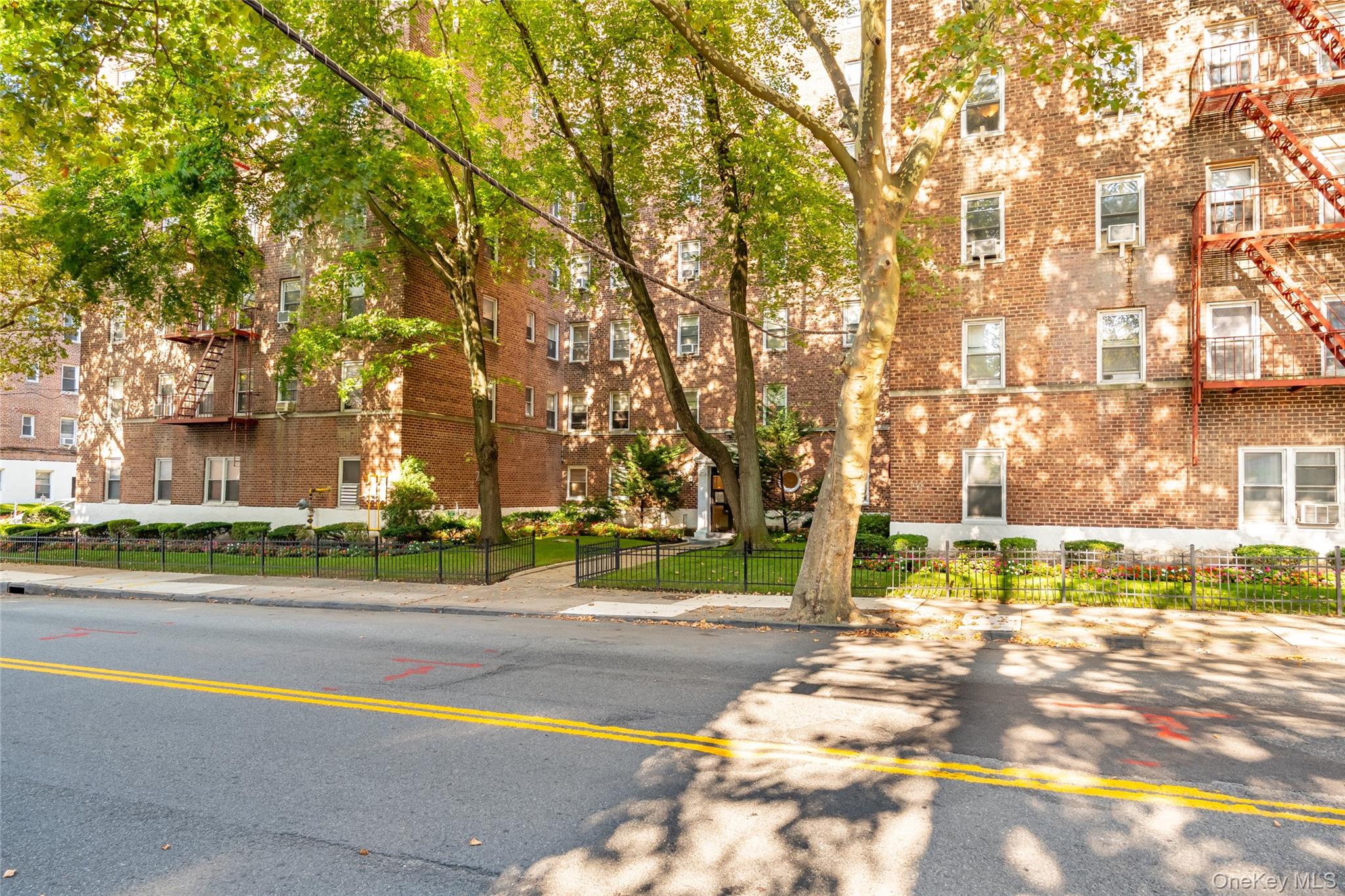 821 Bronx River Road, Unit 5J Bronxville, NY 10708 - Photo 4 of 30 a view of a fountain in front of a building