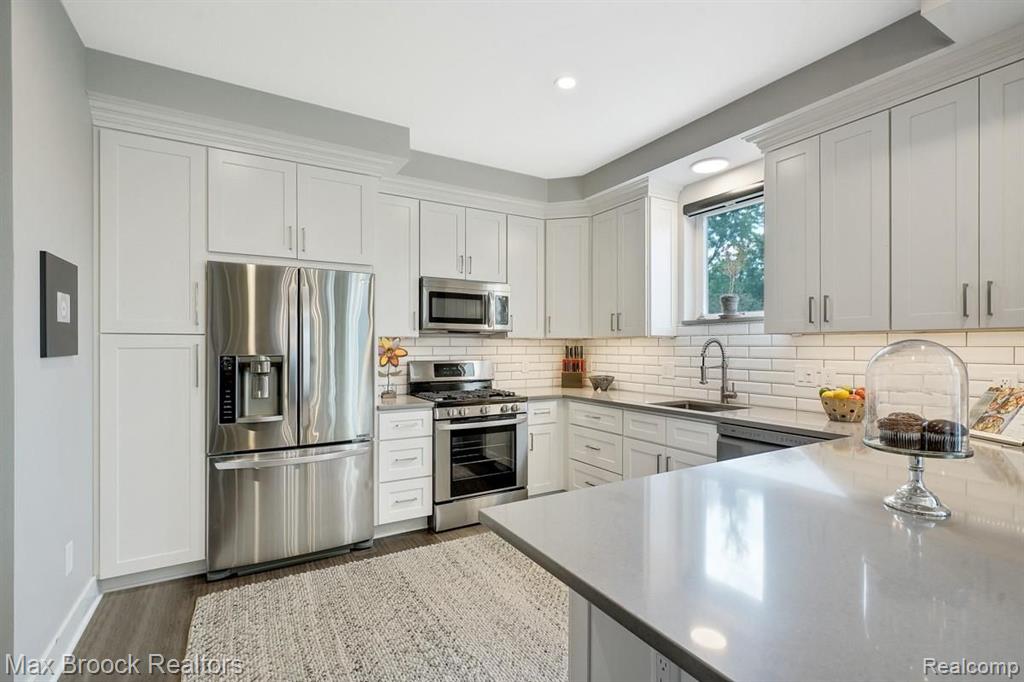 4227 West 14 Mile Road Royal Oak, MI 48073 - Photo 9 of 23
