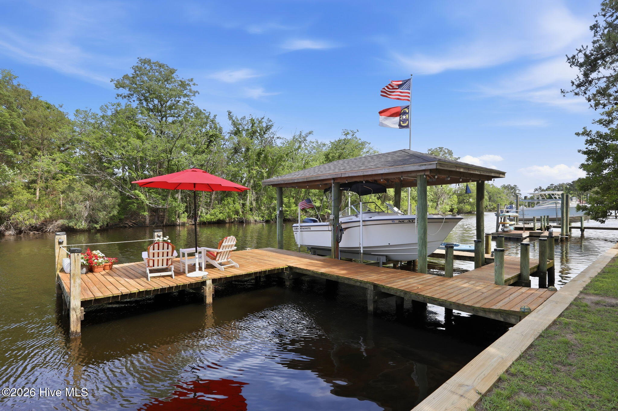 2406 Harbor Island Road New Bern, NC 28562 - Photo 2 of 72 13-web-or-mls-0C0A5873