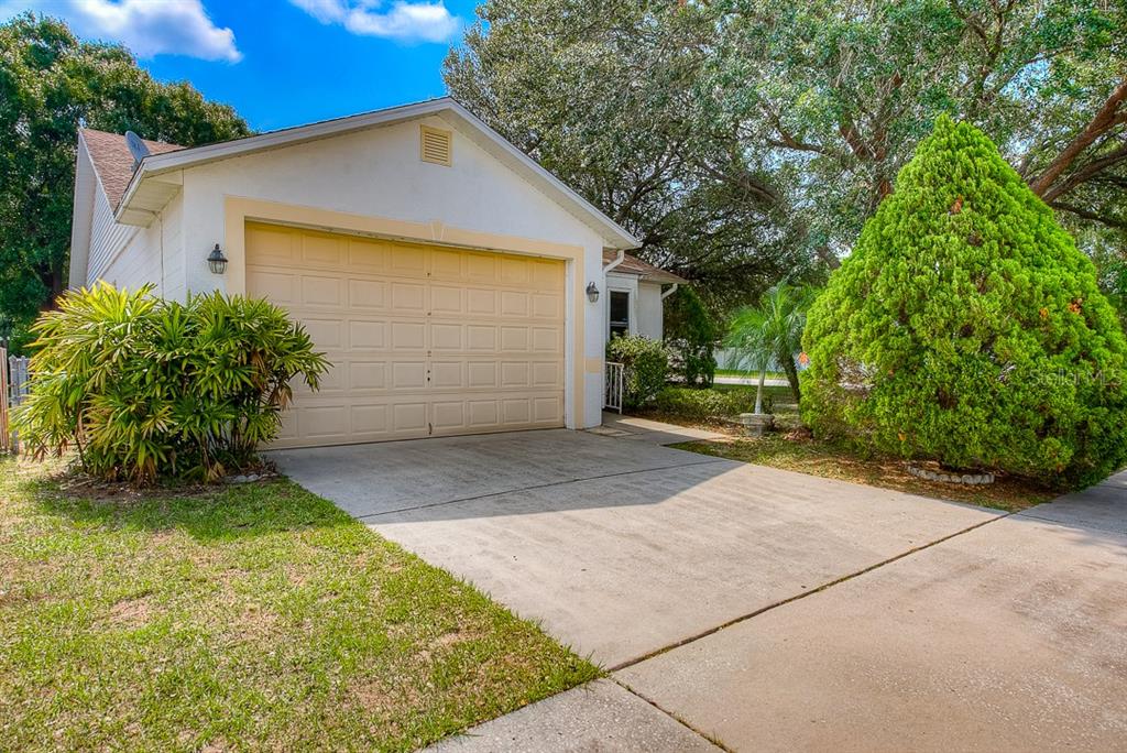 501 Center Point Road Valrico, FL 33594 - Photo 1 of 1 Front