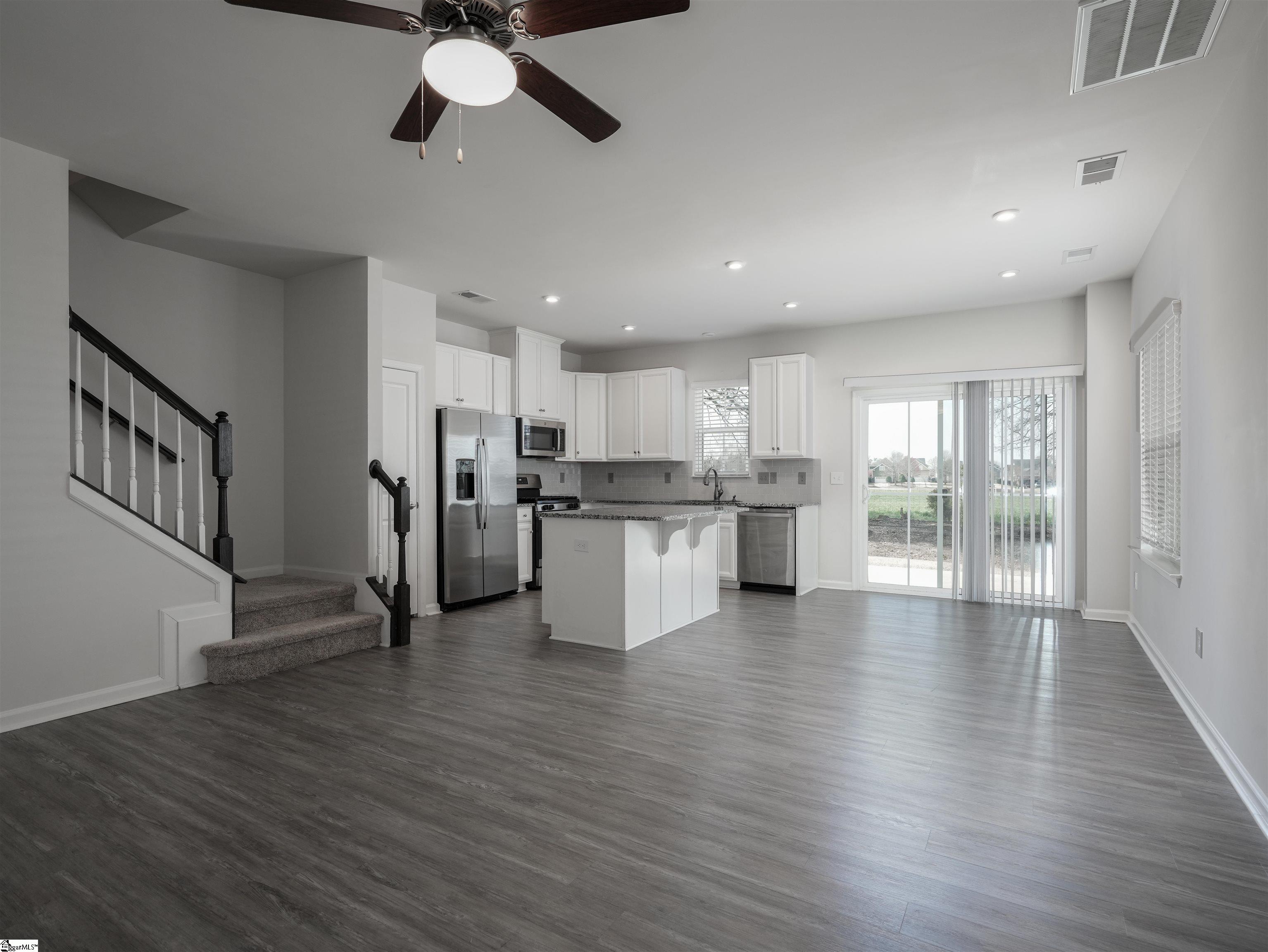 205 Hipps Crossing Drive Simpsonville, SC 29680 - Photo 4 of 18