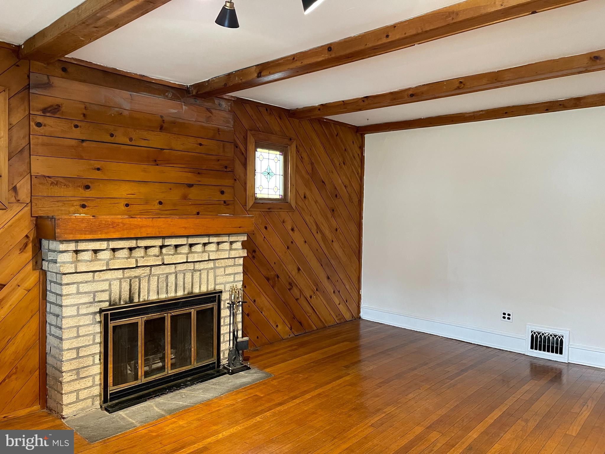 1854 Rockwell Road Abington, PA 19001 - Photo 2 of 19 Living Room