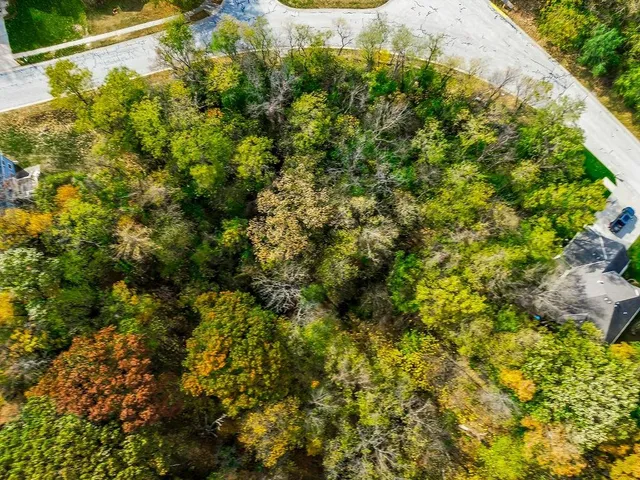 $110,000 | 5565 Northwest Raintree Drive, Parkville, MO 64152