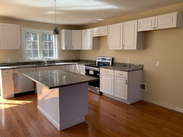 88 King Philip Road Worcester, MA 01606 - Photo 3 of 30