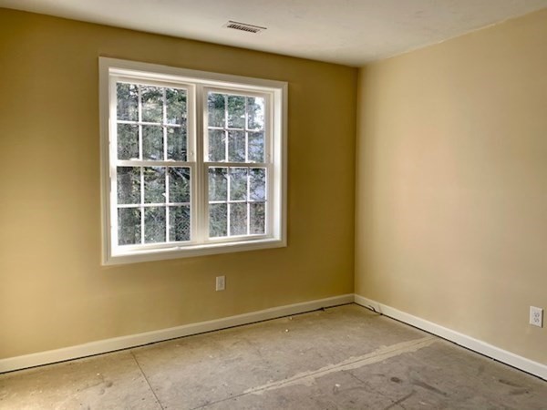 88 King Philip Road Worcester, MA 01606 - Photo 9 of 30