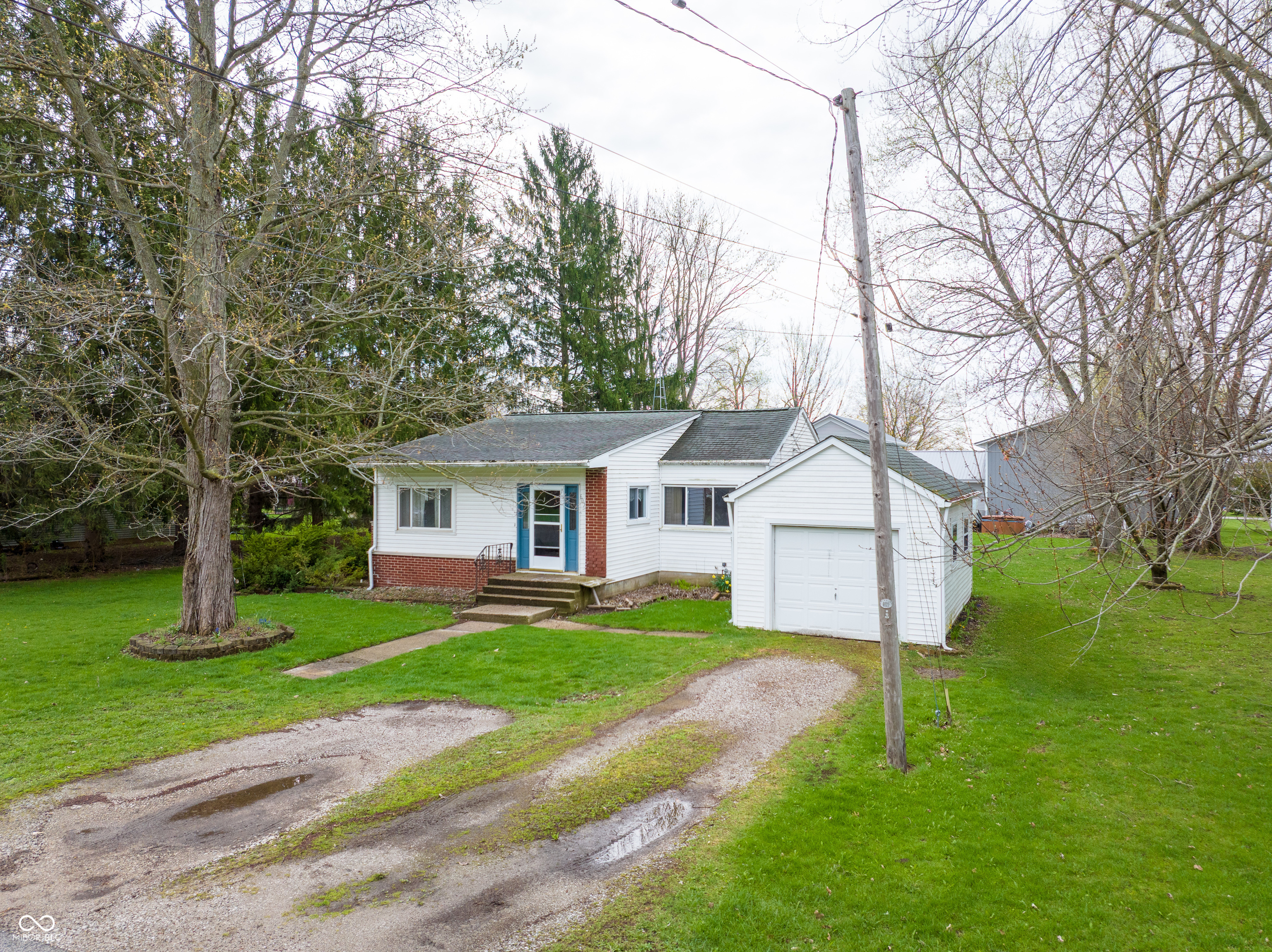 607 North Street Fremont, IN 46737 - Photo 4 of 31