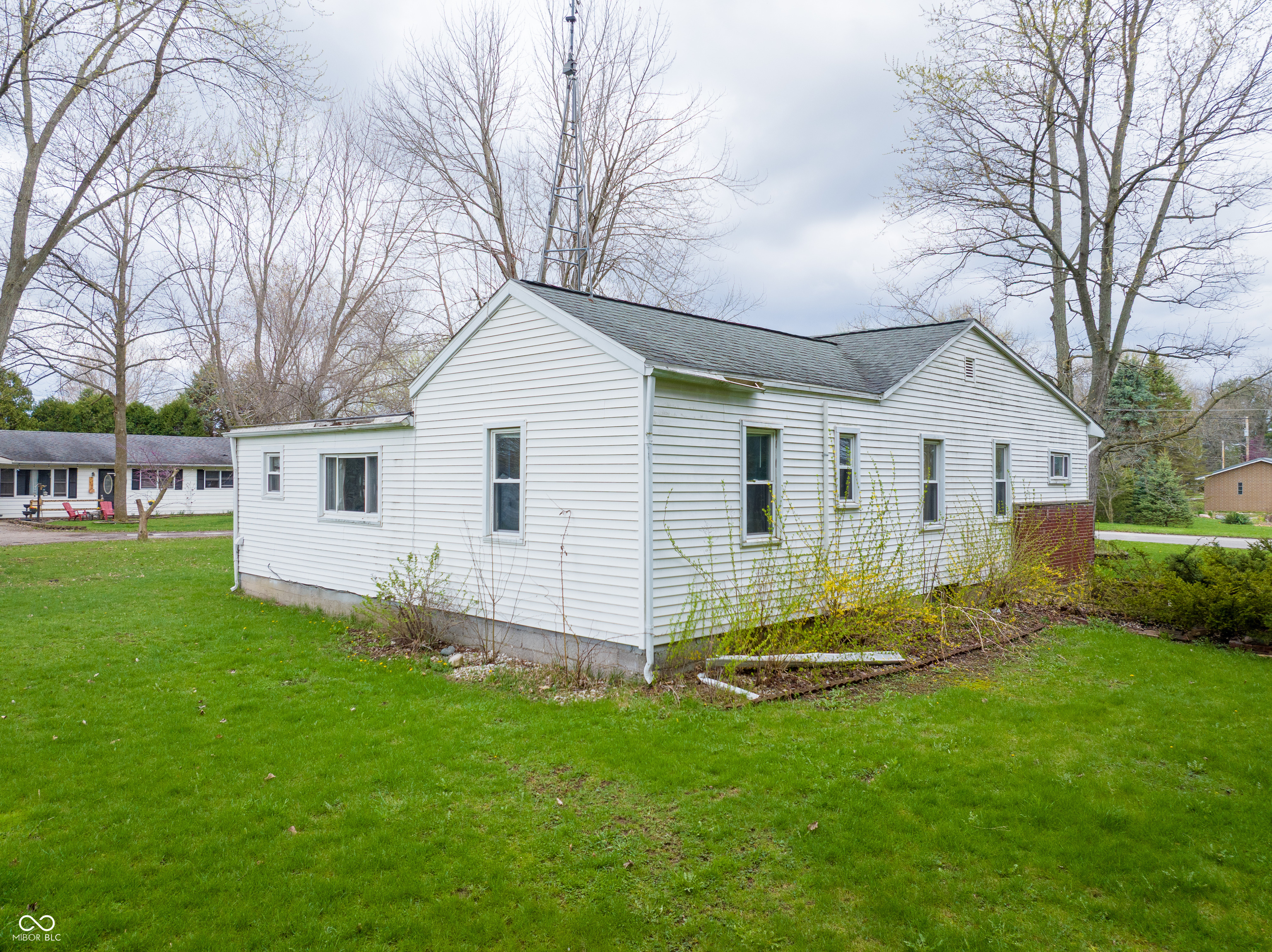 607 North Street Fremont, IN 46737 - Photo 8 of 31