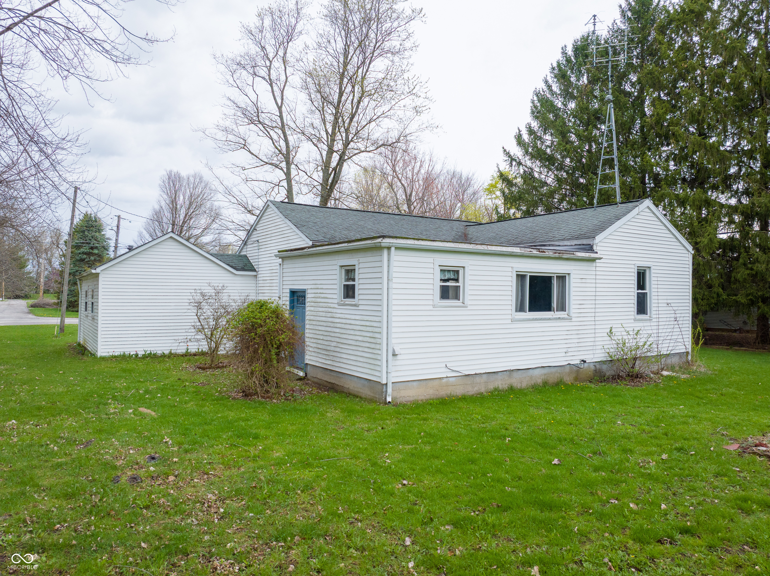 607 North Street Fremont, IN 46737 - Photo 9 of 31