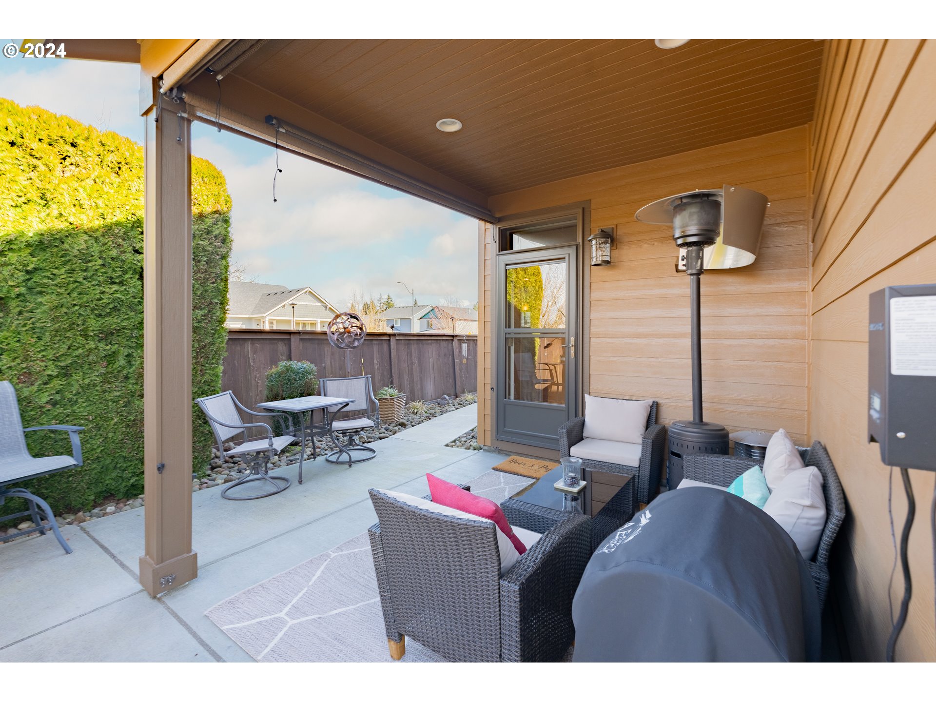 331 North 35th Avenue Ridgefield, WA 98642 - Photo 36 of 39 a outdoor living space with furniture