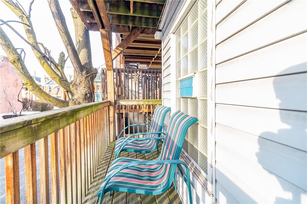 70 South 11th Street Pittsburgh, PA 15203 - Photo 28 of 31 a view of entryway with wooden floor