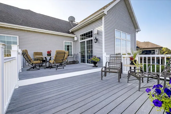 $869,900 | 5667 North Summerland Drive, Appleton, WI 54913