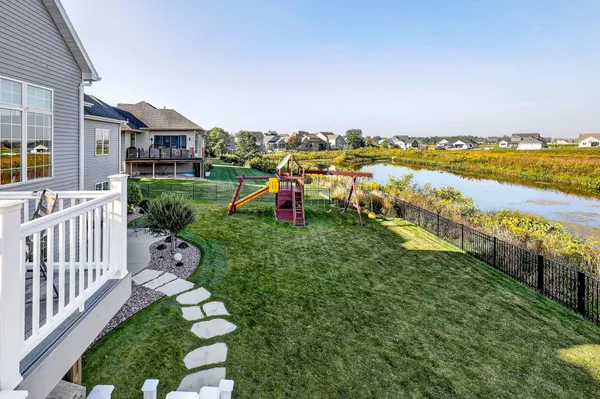 $869,900 | 5667 North Summerland Drive, Appleton, WI 54913