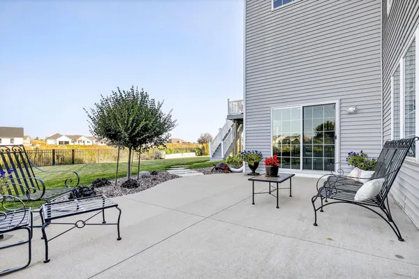 $869,900 | 5667 North Summerland Drive, Appleton, WI 54913