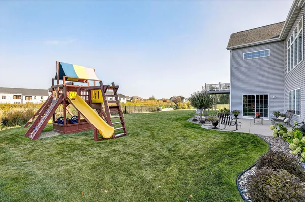 $869,900 | 5667 North Summerland Drive, Appleton, WI 54913
