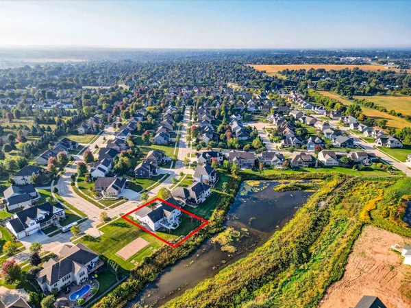 $869,900 | 5667 North Summerland Drive, Appleton, WI 54913